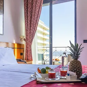 Nettunia 4*, Rimini Italië